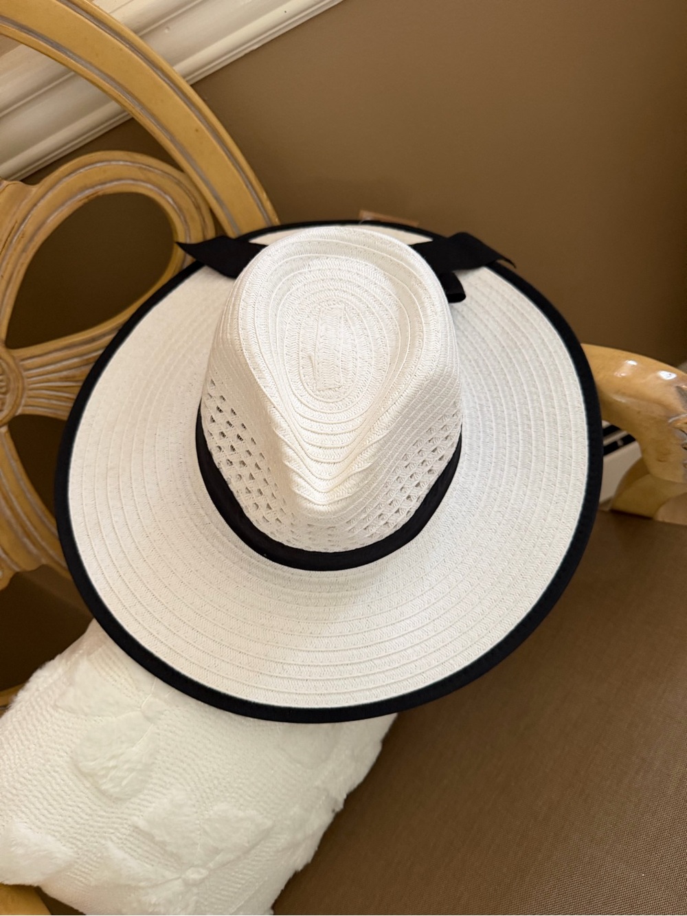 Classic White Straw Sun Hat with Black Ribbon - Picture 2 of 6